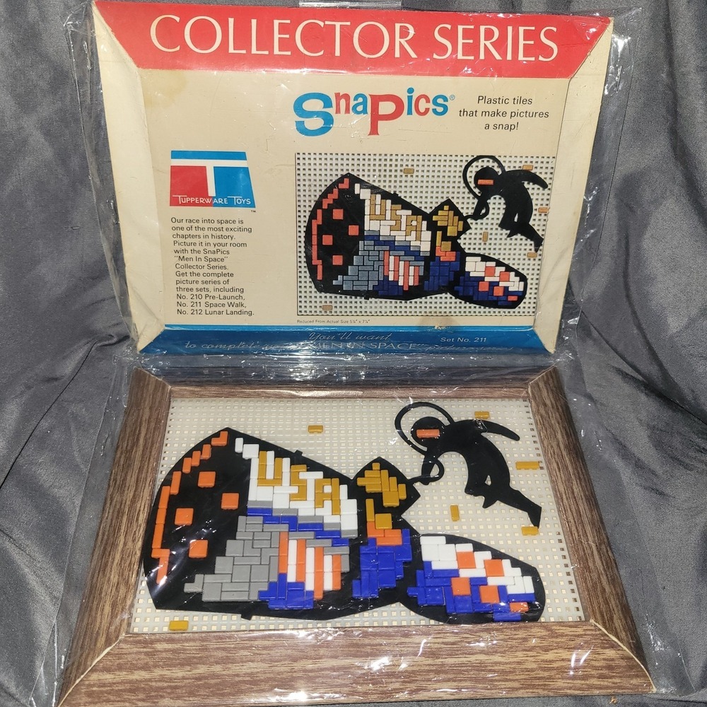 Snapics Collector Series #211 Men In Space, Very RARE, Tupperware